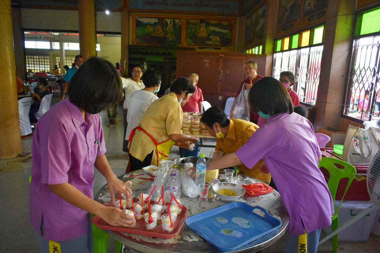  29 ตุลาคม 2565 งานชุมชนและสภานักเรียนโรงเรียนหนองม่วงวิทยา ร่วมกิจกรรมชุมชนและบำเพ็ญประโยชน์ ในงานทอดกฐินสามัคคี วัดวาปีอัมพาราม (วัดหนองม่วง) 