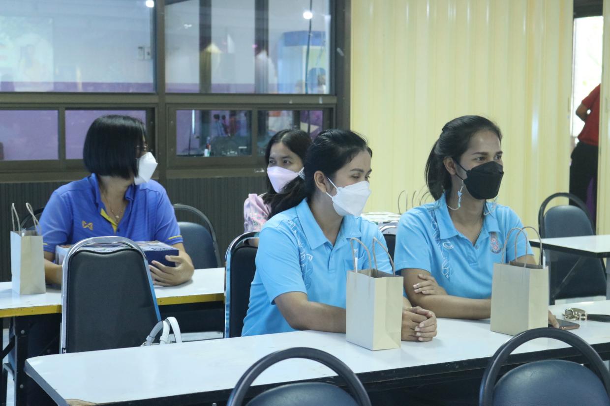 วันที่ 9 พฤศจิกายน 2565 โรงเรียนหนองม่วงวิทยา นำโดยจ่าสิบเอกจตุรงค์ กุลแก้ว ผู้อำนวยการโรงเรียนหนองม่วงวิทยา นายศรายุทธ ชื่นชมบุญ นางรัตฏิมา พลรักษา รองผู้อำนวยการโรงเรียนหนองม่วงวิทยา พร้อมด้วยคณะครูให้การต้อนรับ ครูดารัตน์ บัวเชย ครูกลุ่มสาระการเรียนรู้วิทยาศาสตร์และเทคโนโลยี โดยมาคณะที่มาส่ง นำโดย นายสิปปนนท์ คงอิ่ม ผู้อำนวยการโรงเรียนชัยบาดาลพิทยาคม พร้อมด้วยคณะครูโรงเรียนชัยบาดาลพิทยาคม อีกทั้งคณะครูโรงเรียนโคกสำโรงวิทยา โรงเรียนโคกตูมวิทยา และโรงเรียนบ้านข่อยวิทยา ร่วมแสดงความยินดี มา ณ โอกาสนี้ 