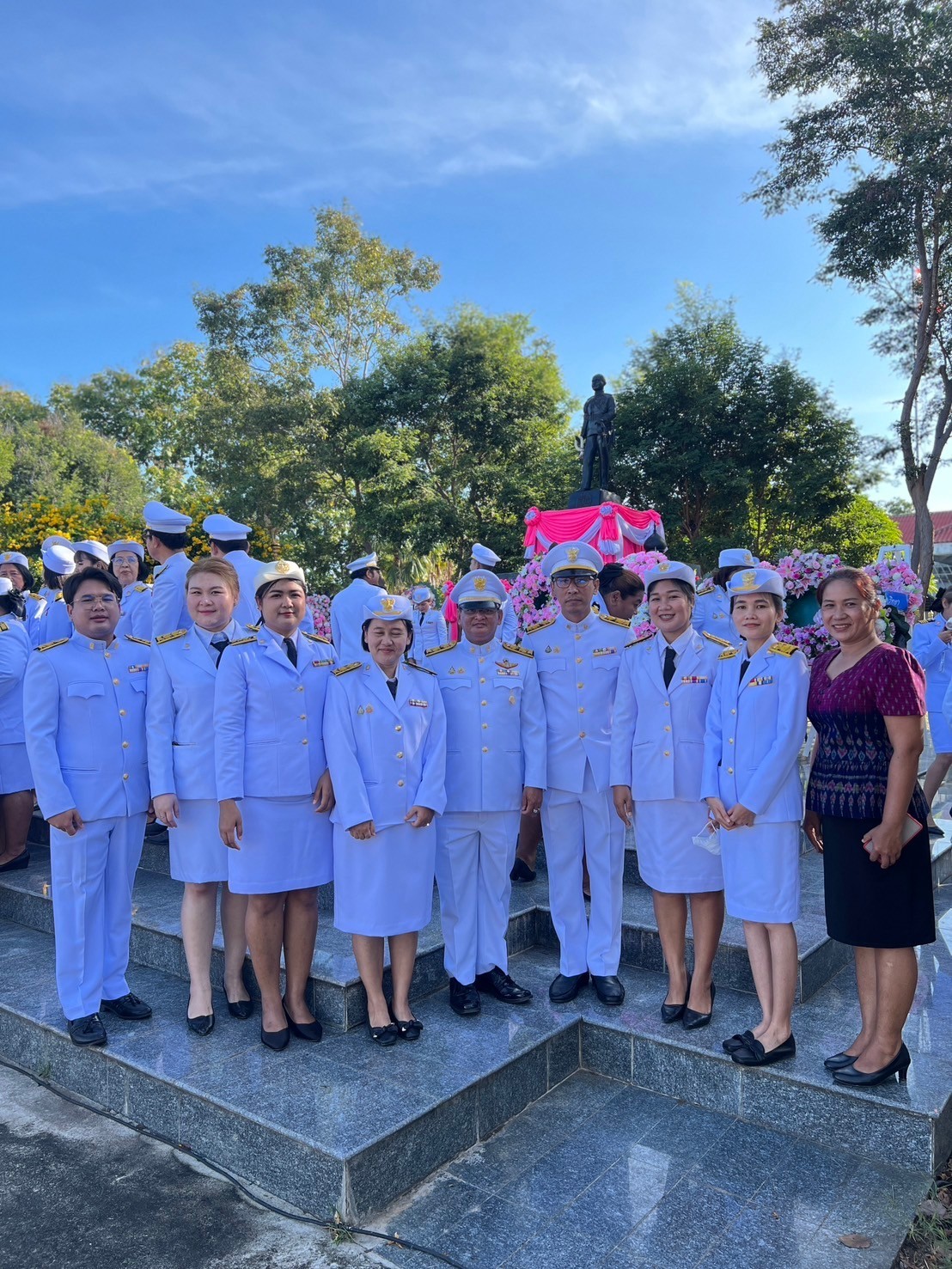พิธีวางพวงมาลาถวายสักการะพระบรมราชานุสาวรีย์พระบาทสมเด็จพระจุลจอมเกล้าเจ้าอยู่หัว ณ พระบรมราชานุสาวรีย์ฯ ที่ว่าการอำเภอหนองม่วง จังหวัดลพบุรี