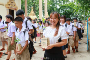 วันพฤหัสบดีที่ 3 กรกฎาคม พ.ศ. 2568 งานส่งเสริมคุณธรรมจริยธรรม กลุ่มบริหารกิจการนักเรียน โรงเรียนหนองม่วงวิทยา ได้จัดกิจกรรม เวียนเทียนด้วยต้นไม้ เนื่องในวันอาสาฬหบูชา ประจำปี 2568 ณ วัดวาปีอัมพาราม จ.ลพบุรี