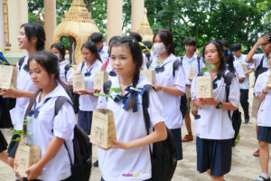 วันพฤหัสบดีที่ 3 กรกฎาคม พ.ศ. 2568 งานส่งเสริมคุณธรรมจริยธรรม กลุ่มบริหารกิจการนักเรียน โรงเรียนหนองม่วงวิทยา ได้จัดกิจกรรม เวียนเทียนด้วยต้นไม้ เนื่องในวันอาสาฬหบูชา ประจำปี 2568 ณ วัดวาปีอัมพาราม จ.ลพบุรี