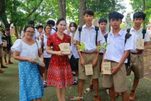 วันพฤหัสบดีที่ 3 กรกฎาคม พ.ศ. 2568 งานส่งเสริมคุณธรรมจริยธรรม กลุ่มบริหารกิจการนักเรียน โรงเรียนหนองม่วงวิทยา ได้จัดกิจกรรม เวียนเทียนด้วยต้นไม้ เนื่องในวันอาสาฬหบูชา ประจำปี 2568 ณ วัดวาปีอัมพาราม จ.ลพบุรี