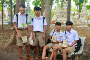 วันพฤหัสบดีที่ 3 กรกฎาคม พ.ศ. 2568 งานส่งเสริมคุณธรรมจริยธรรม กลุ่มบริหารกิจการนักเรียน โรงเรียนหนองม่วงวิทยา ได้จัดกิจกรรม เวียนเทียนด้วยต้นไม้ เนื่องในวันอาสาฬหบูชา ประจำปี 2568 ณ วัดวาปีอัมพาราม จ.ลพบุรี