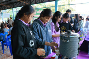 วันอาทิตย์ที่ 30 พฤศจิกายน พ.ศ. 2568 โรงเรียนหนองม่วงวิทยาได้จัดการประชุมผู้ปกครองนักเรียนและการประชุมผู้ปกครองนักเรียนเครือข่าย ของนักเรียนชั้นมัธยมศึกษาปีที่ 1-6 ประจำภาคเรียนที่ 2 ปีการศึกษา 2568 ณ หอประชุมโรงเรียนหนองม่วงวิทยา และห้องประชุมช่อม่วง 