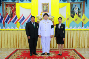 ดร.ตรีพล โฉมไสว รองผู้อำนวยการโรงเรียนหนองม่วงวิทยาได้มาเป็นประธานในพิธี จุดธูปเทียนเครื่องทองน้อย ถวายพานพุ่มดอกไม้ เบื้องหน้าพระบรมฉายาลักษณ์ และได้นำกล่าวคำถวายสดุดีน้อมรำลึกในพระมหากรุณาที่คุณ